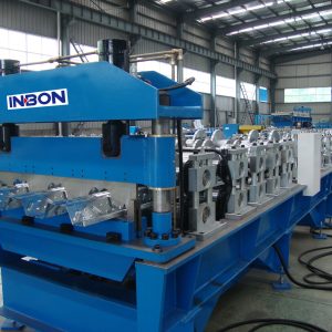 Steel decker roll forming machine