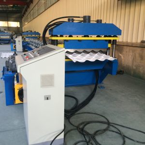 Step tile forming machine