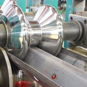 Guardrail roll forming machine two waves